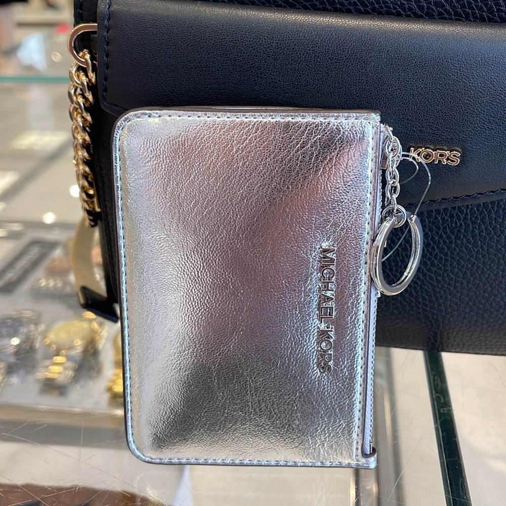 MICHAEL KORS
Jet Set Travel Small Top Zip Coin Pouch With ID
Silver 
NWT - Picture 14 of 16